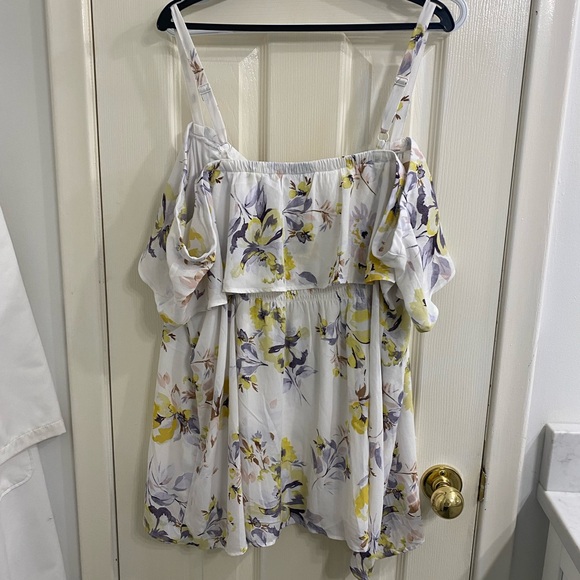Torrid 3x, off the shoulder white with flowers, flowy shirt - Picture 3 of 4